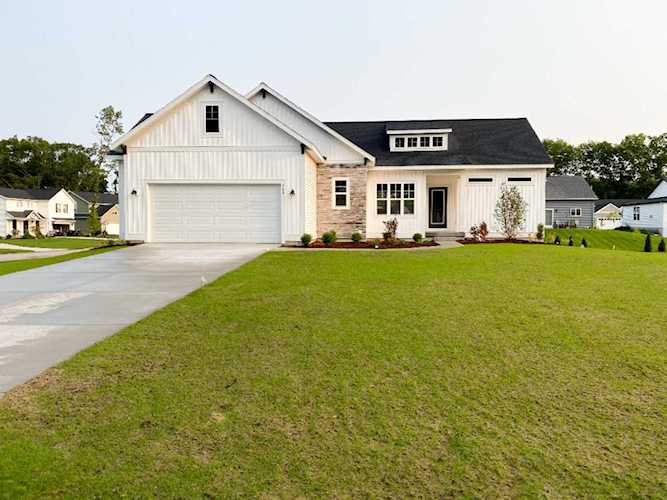 615 Lazy Oak Trl #40 Holland, MI 49424