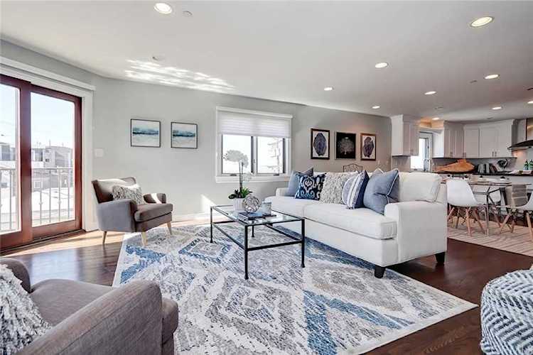 425 36th Place Manhattan Beach, CA 90266
