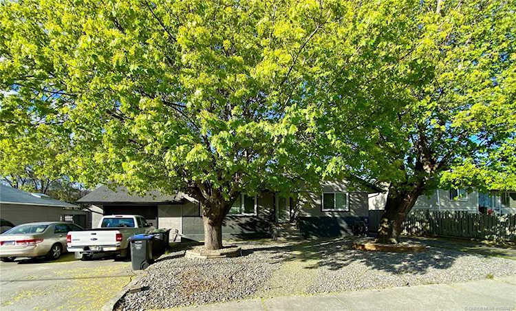 1270 Belaire Avenue Kelowna, BC V1Y6B9 | MLS 10204438 Photo 1