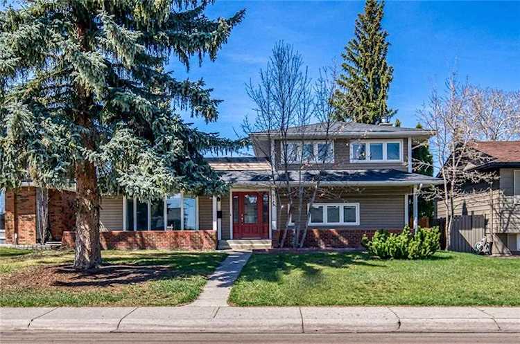 1152 Lake Bonavista Drive SE Calgary, AB T2J 0P1