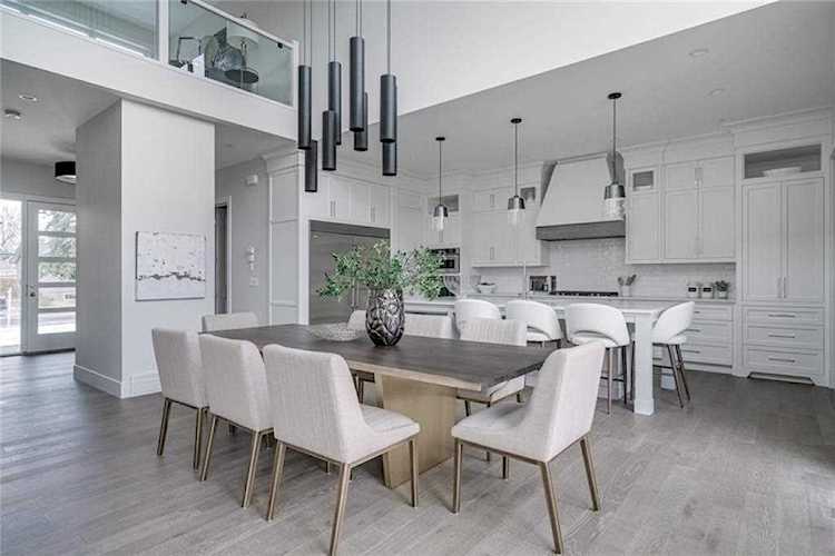 2037 51 Avenue SW Calgary, AB T3E 1J7