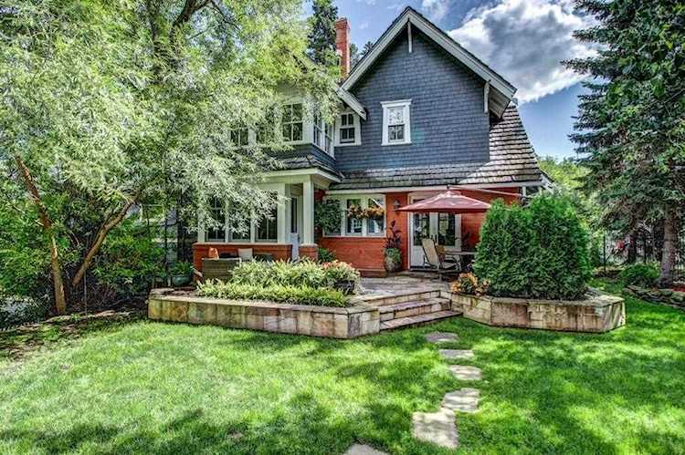 1935 10 St SW Calgary, AB T2T 3G2