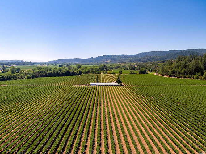6620 W Dry Creek Road Healdsburg, CA 95448