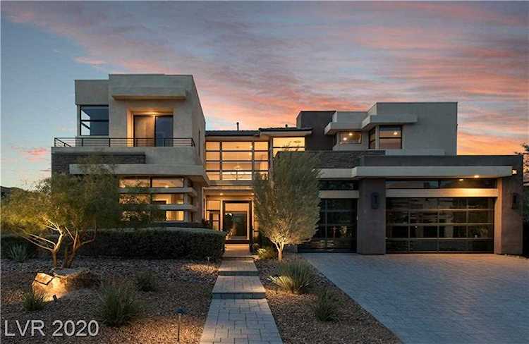 36 Hunting Horn Dr Las Vegas, NV 89135