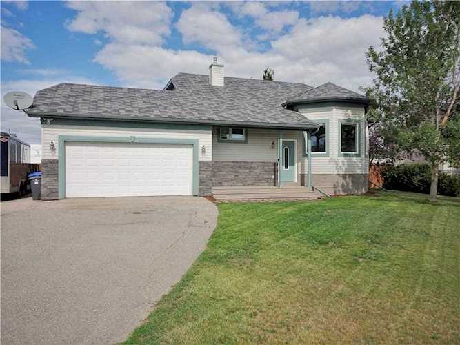 18 Anderson Avenue N Langdon, AB T0J 1X1