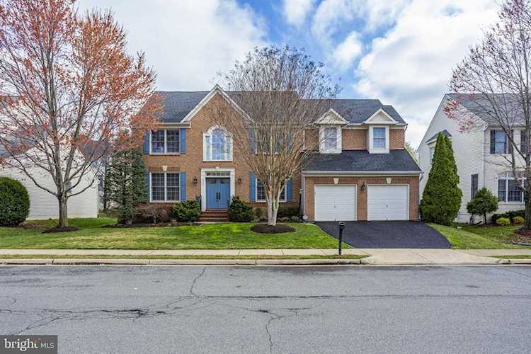 8304 Wolftrap Rd Vienna, VA 22182