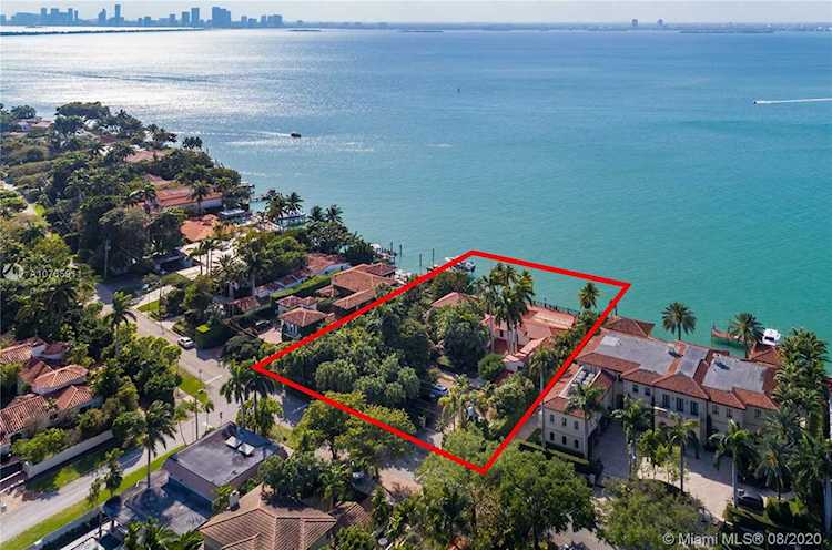 5212 N Bay Rd Miami Beach, FL 33140