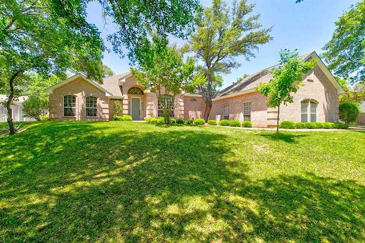 148 Saddle Brook Drive Hudson Oaks, TX 76087