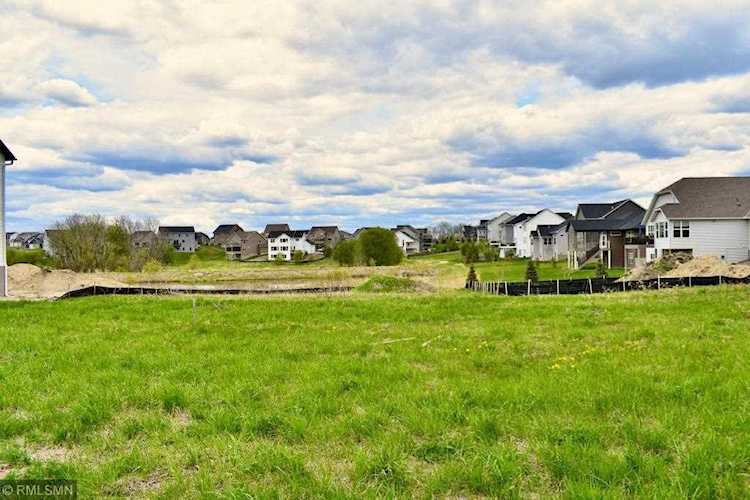 2423 Woods Drive Victoria, MN 55386
