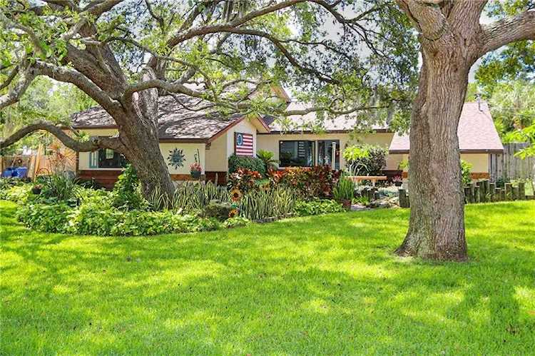 670 Sparrow Ave Palm Harbor, FL 34683