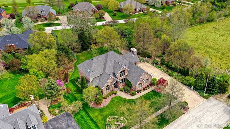 421 Jane Ct Lemont, IL 60439