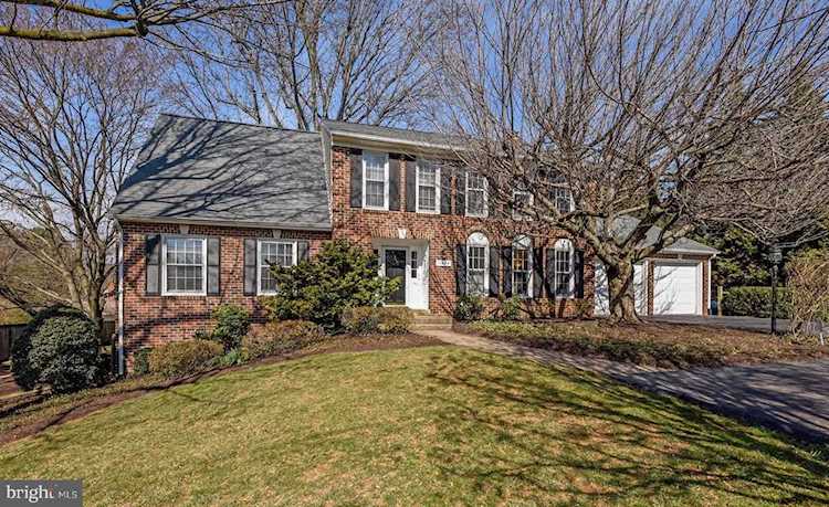 11204 Vale Rd Oakton, VA 22124