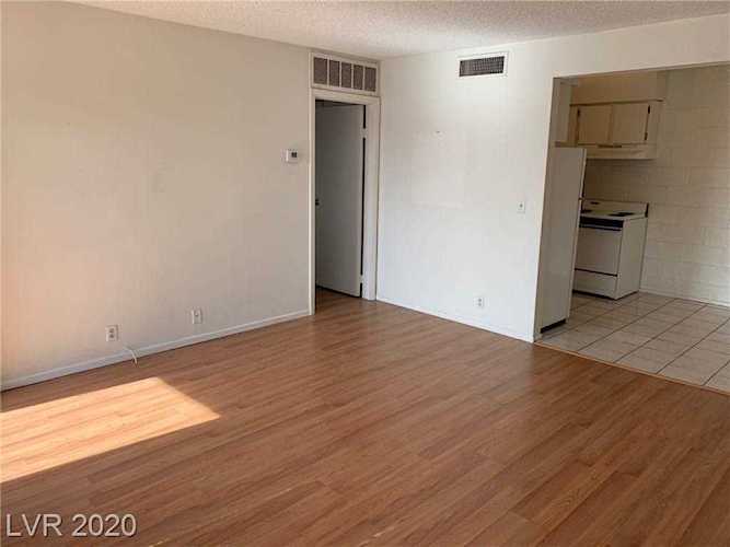 585 Royal Crest Circle #21 Las Vegas, NV 89169