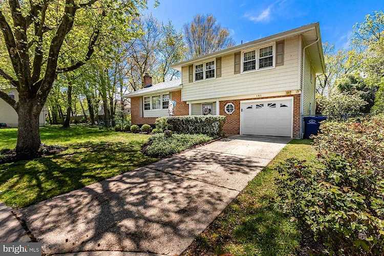 151 Pebblebrook Ln Mount Laurel, NJ 08054