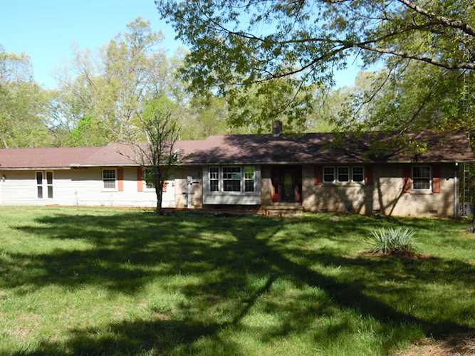 145 Hillcrest Dr Dover, TN 37058 | MLS 2113140 Photo 1