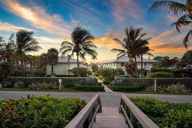 5500 Old Ocean Boulevard #107 Ocean Ridge, FL 33435