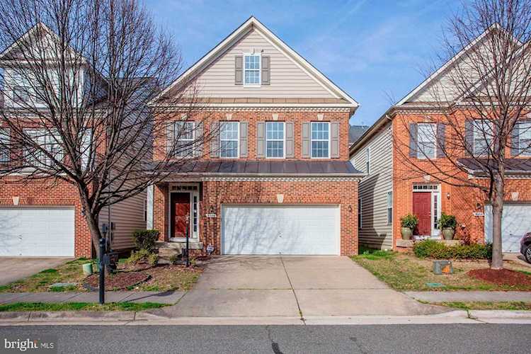 9586 Linnett Hill Lorton, VA 22079 | MLS ® VAFX1120294 Photo 1