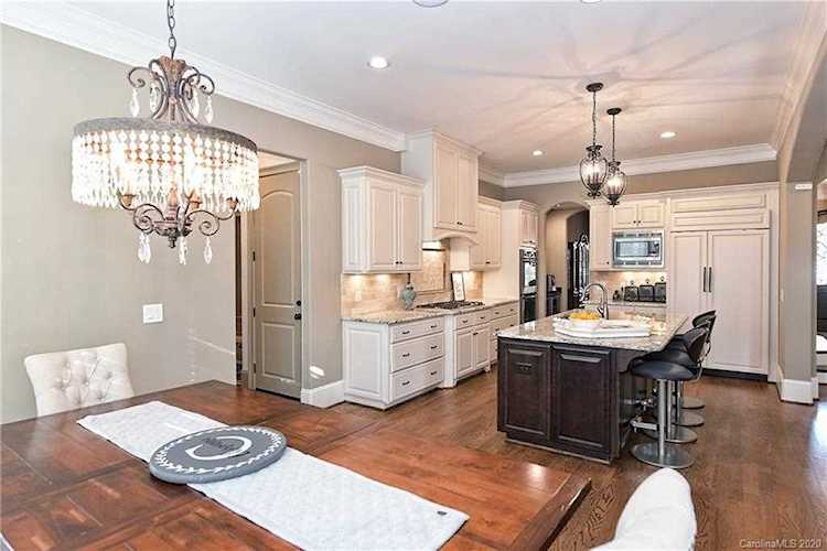 107 Willow Bend Ct Mooresville, NC 28117