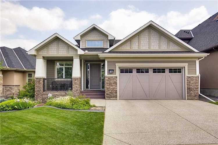 87 Aspen Cliff Close SW Calgary, AB T3H 0M1