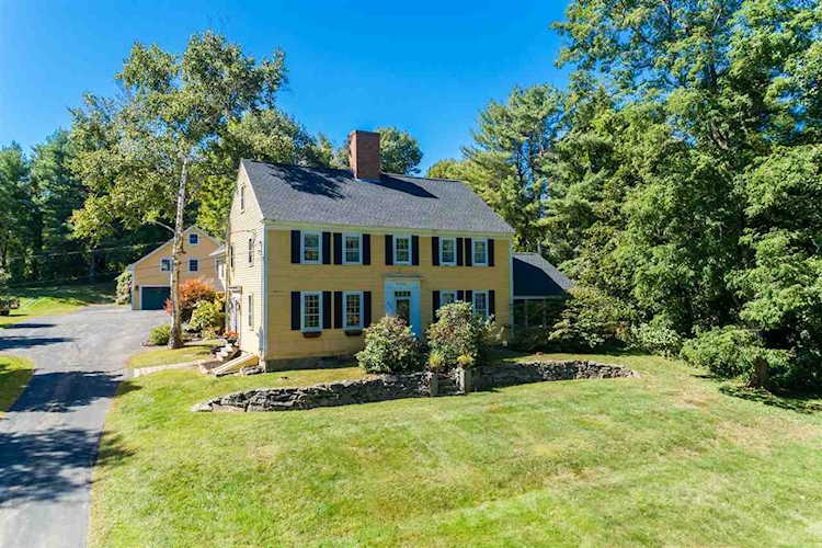 449 S Main St Wolfeboro, NH 03894