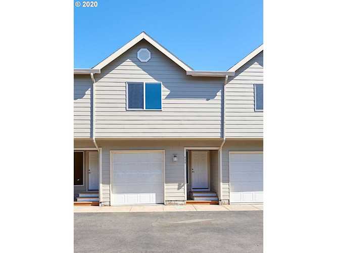 429 Harris Ln Oregon City, OR 97045