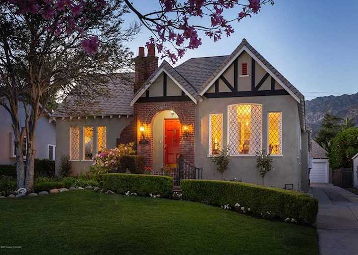 1735 La Paz Road Altadena, CA 91001