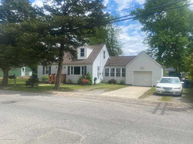 137 Pacific Ave Beachwood, NJ 08722