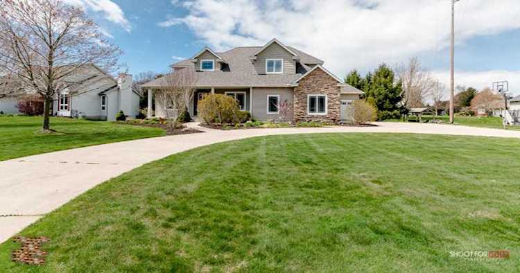 2051 Leisure Blvd Holland, MI 49424