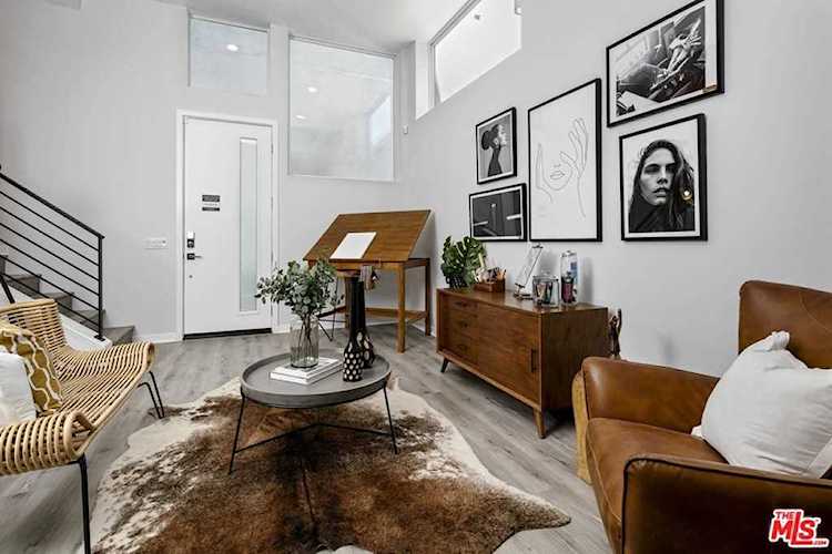 3024 N Coolidge Avenue Los Angeles, CA 90039