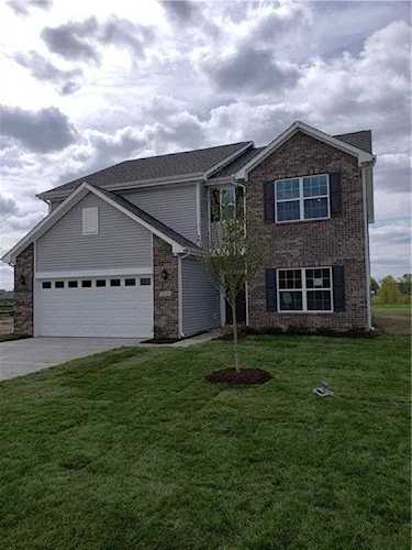 8223 Cagles Mill Trace Avon, IN 46123