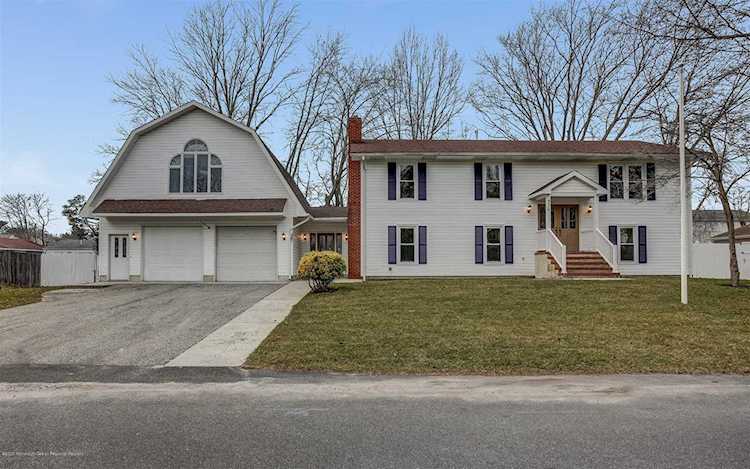 936 Mizzen Ave Beachwood, NJ 08722