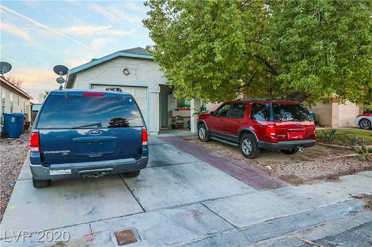 3615 Lake Shore Ct Las Vegas, NV 89115