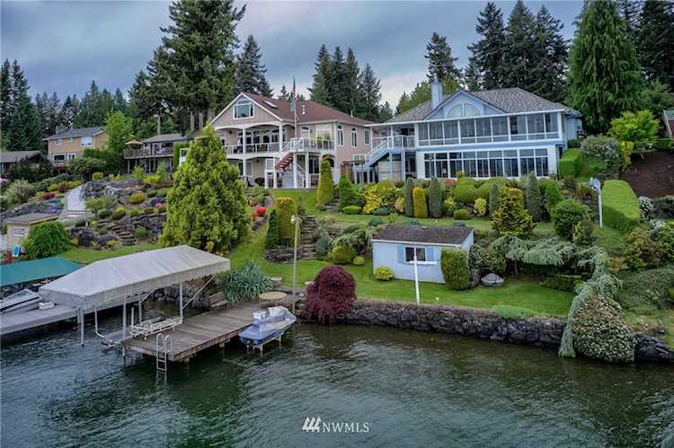 4809 Lakeridge Dr E Lake Tapps, WA 98391