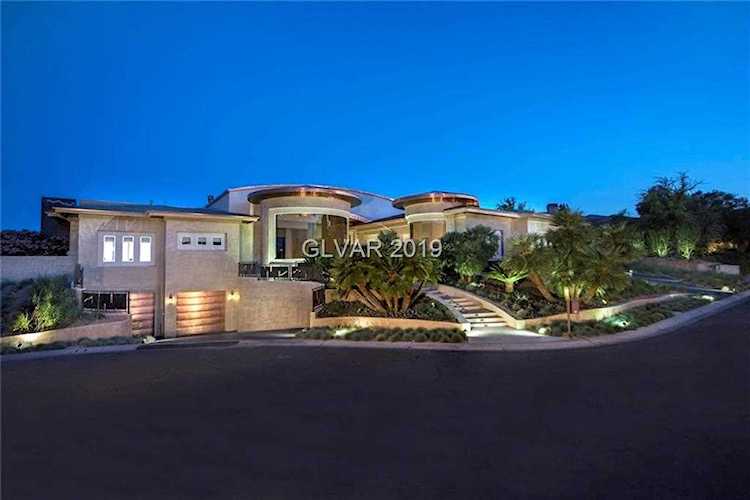 29 Promontory Ridge Dr Las Vegas, NV 89135
