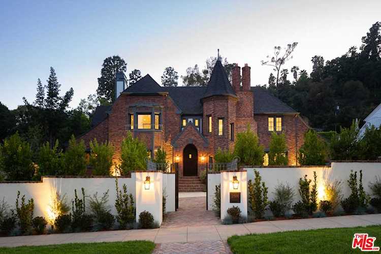 2501 N Vermont Avenue Los Angeles, CA 90027