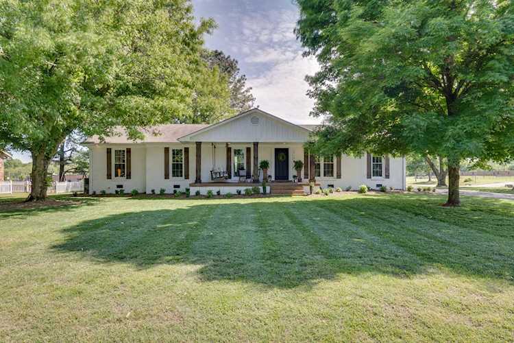 215 Iris Dr Mount Pleasant, TN 38474 | MLS 2149622 Photo 1