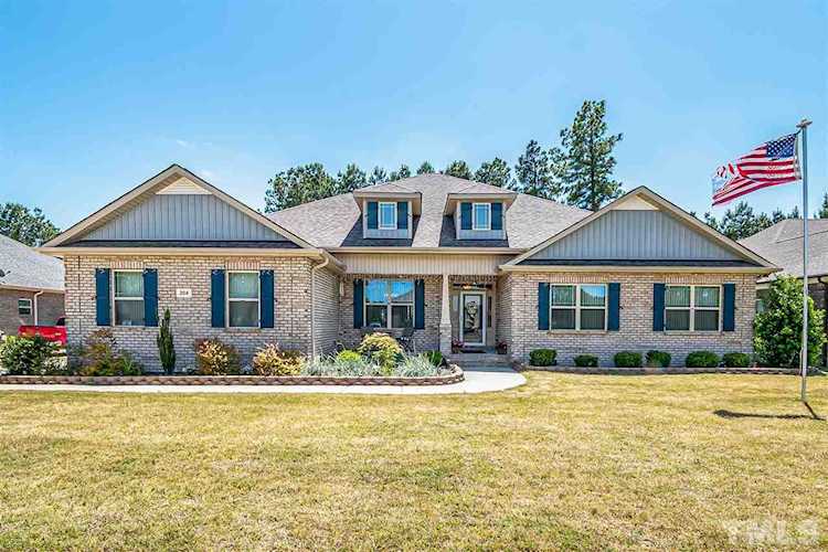 204 Lake Shore Drive Benson, NC 27504