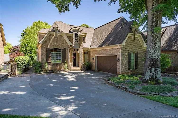 6649 Sharon Rd Charlotte, NC 28210