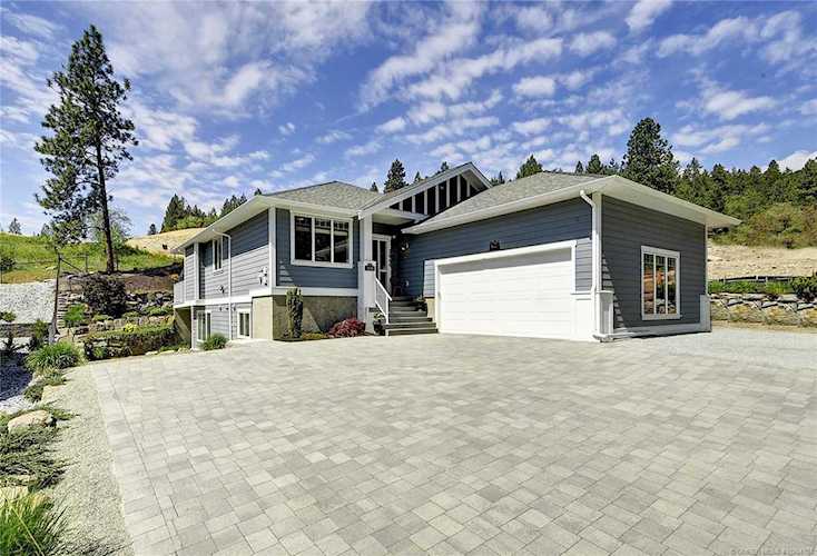 3046 Smith Creek Road West Kelowna, BC V4T1M8