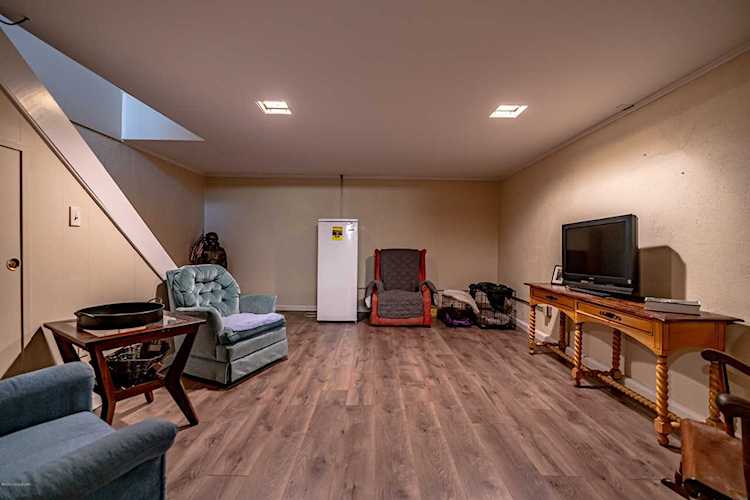 1926 Goldsmith Ln #62 Louisville KY 40218 condo for sale 