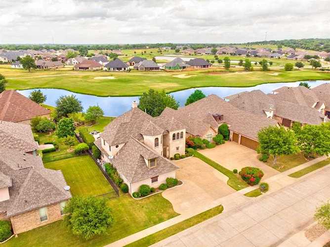 2310 Vienna Drive Granbury, TX 76048
