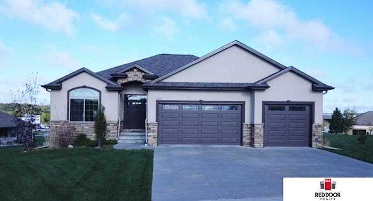 6301 ARTISAN Ct Lincoln, NE 68516