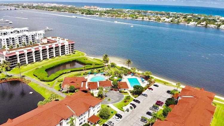 104 Half Moon Circle #H3 Hypoluxo, FL 33462