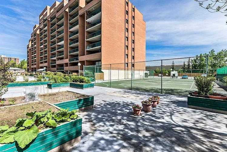 5204 Dalton Drive NW #209 Calgary, AB T3A 3H1