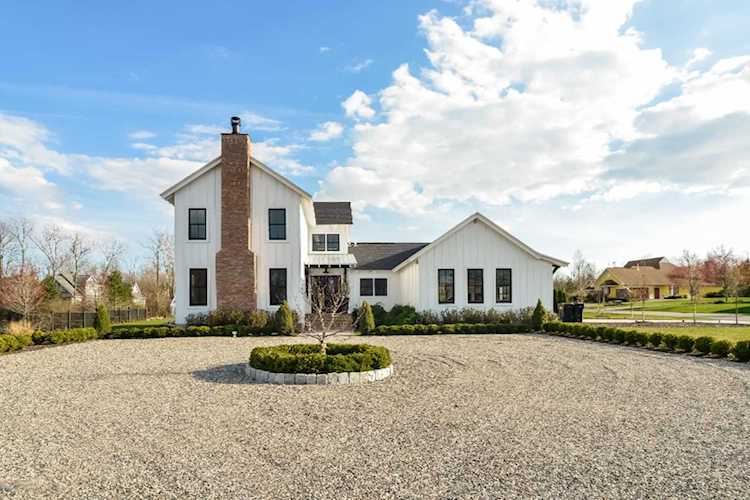 734 Wilderness Ridge Dr Douglas, MI 49406