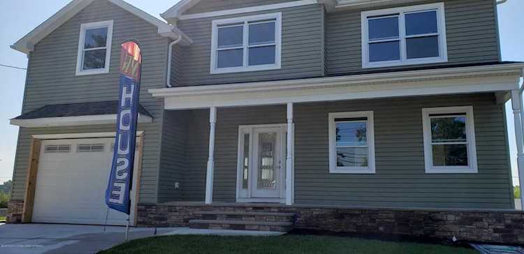 201 Mizzen Ave Beachwood, NJ 08722 | MLS 22015167 Photo 1
