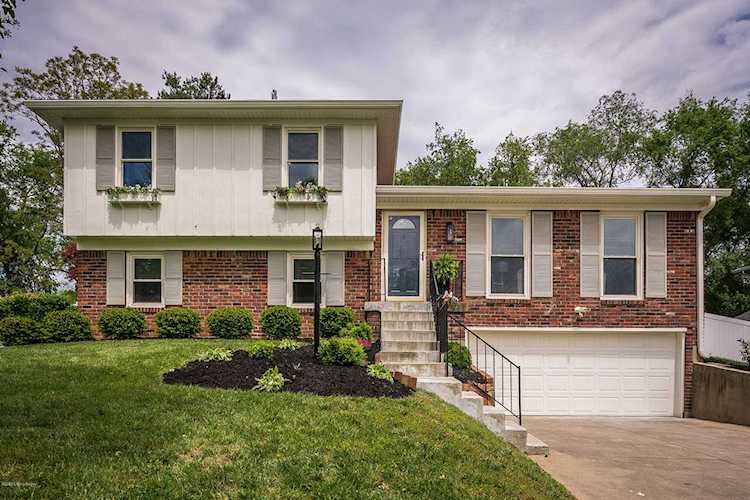 3109 Carriage Hill Dr Louisville, KY 40241