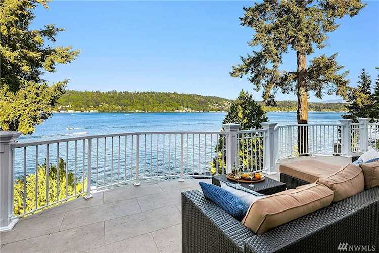 2424 W Lake Sammamish Pkwy NE Redmond, WA 98052