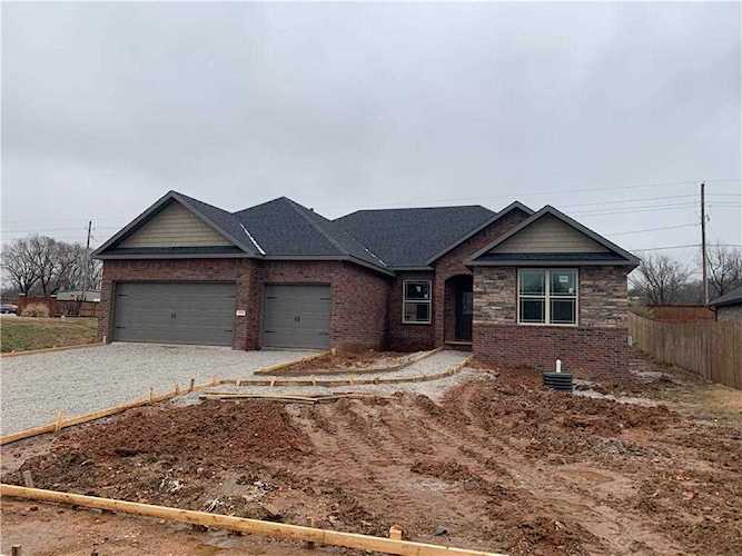1208 Hickory St Cave Springs, AR 72718