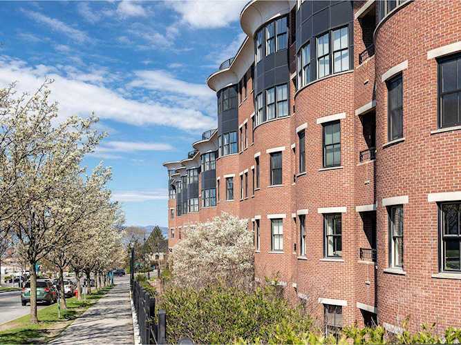 40 College St #209 Burlington, VT 05401